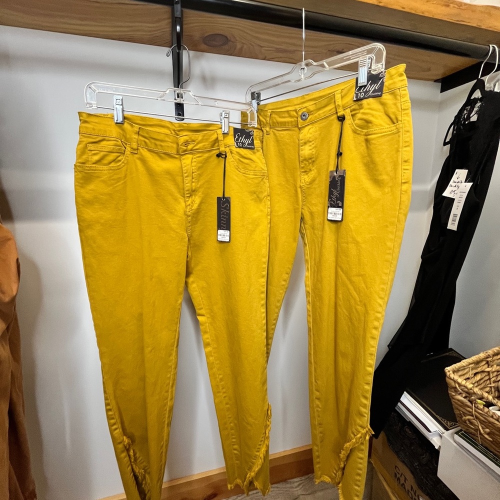 Women's Skinny Jeans in Mustard Yellow - Ethyl